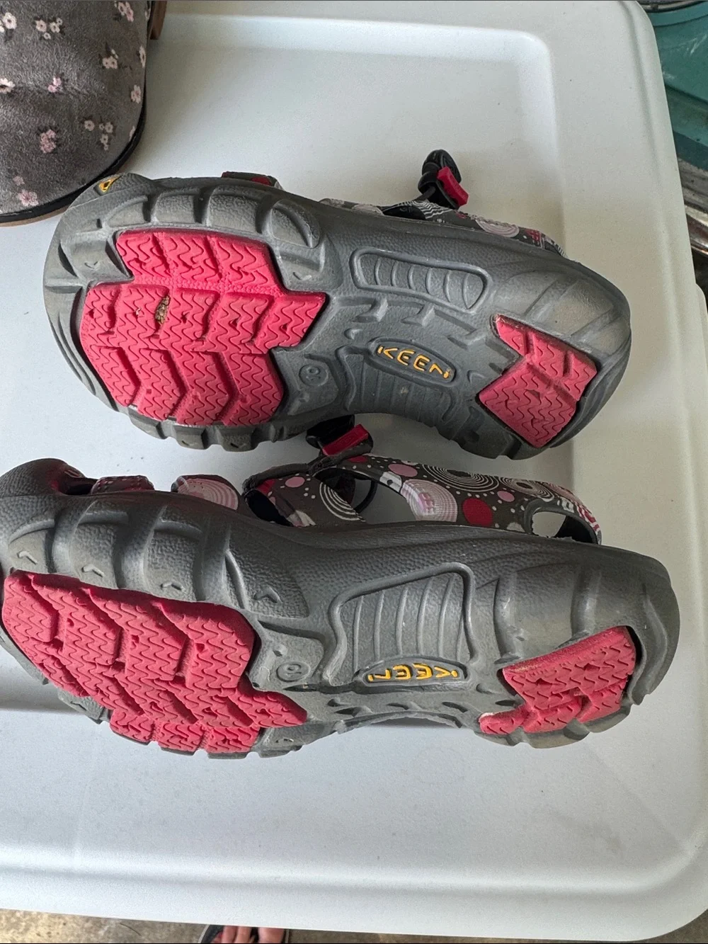 Keen Kids Closed-Toe Water Sandals in Pink, Gray & Black size 10